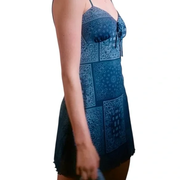 Urban Outfitters Elodie Bandana Print Mesh Mini Dress Blue Paisley Western - Picture 5 of 13